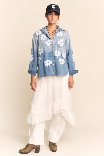 DT50299-FLOWER EMBROIDERED BUTTON FRONT WASH DENIM SHIRT