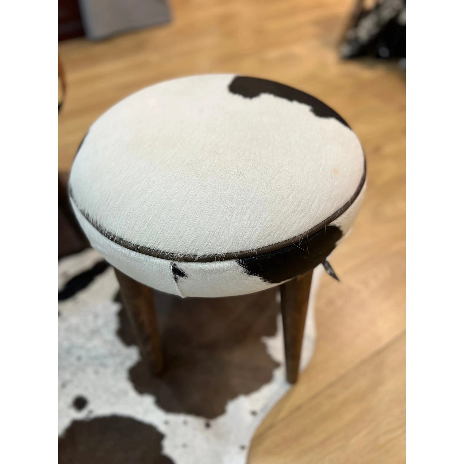 Hide stool 