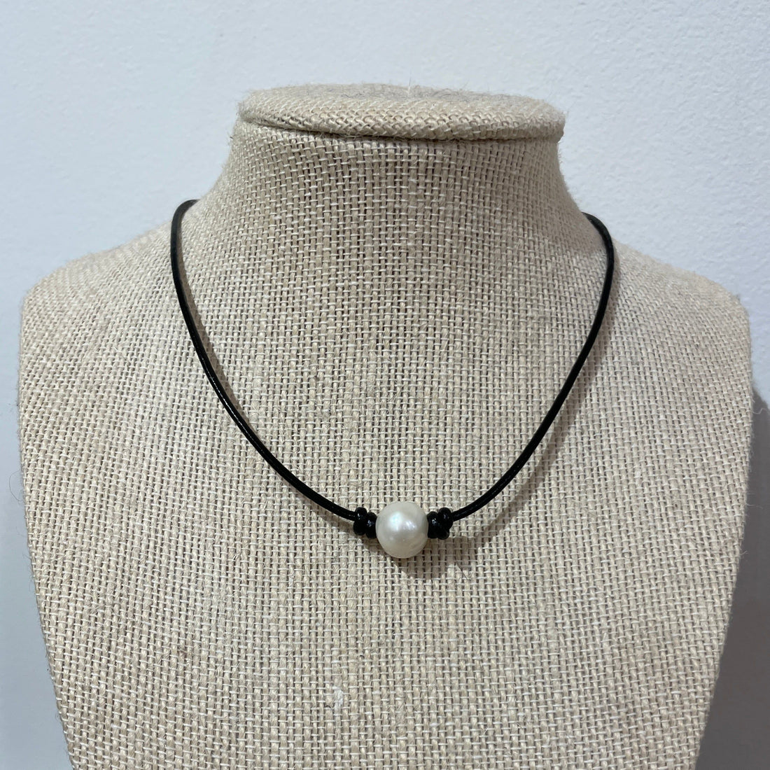 Black Leather and Pearl choker 