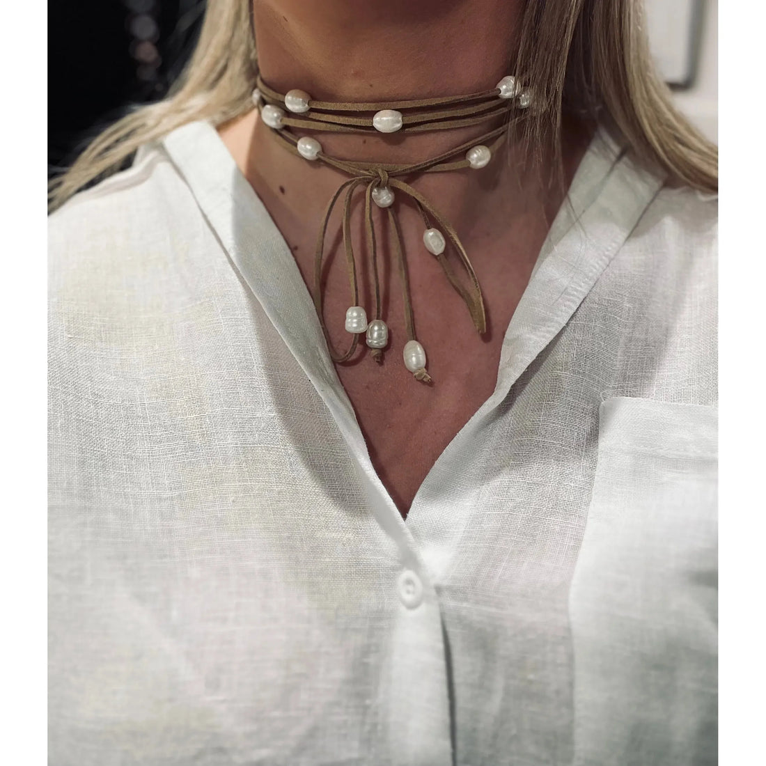 Pearl Lariat Light Tan 