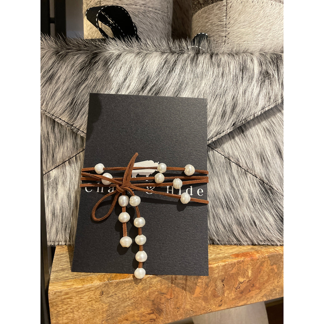 Pearl Lariat dark Tan 