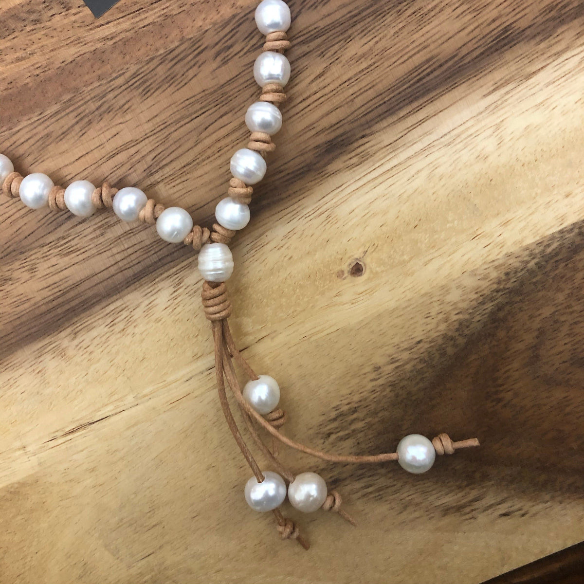 Pearl and leather necklace light natural tan 