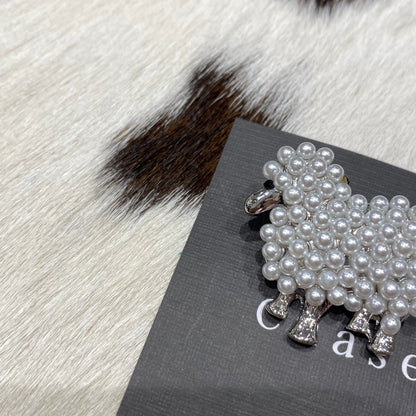 Pearl sheep brooch 
