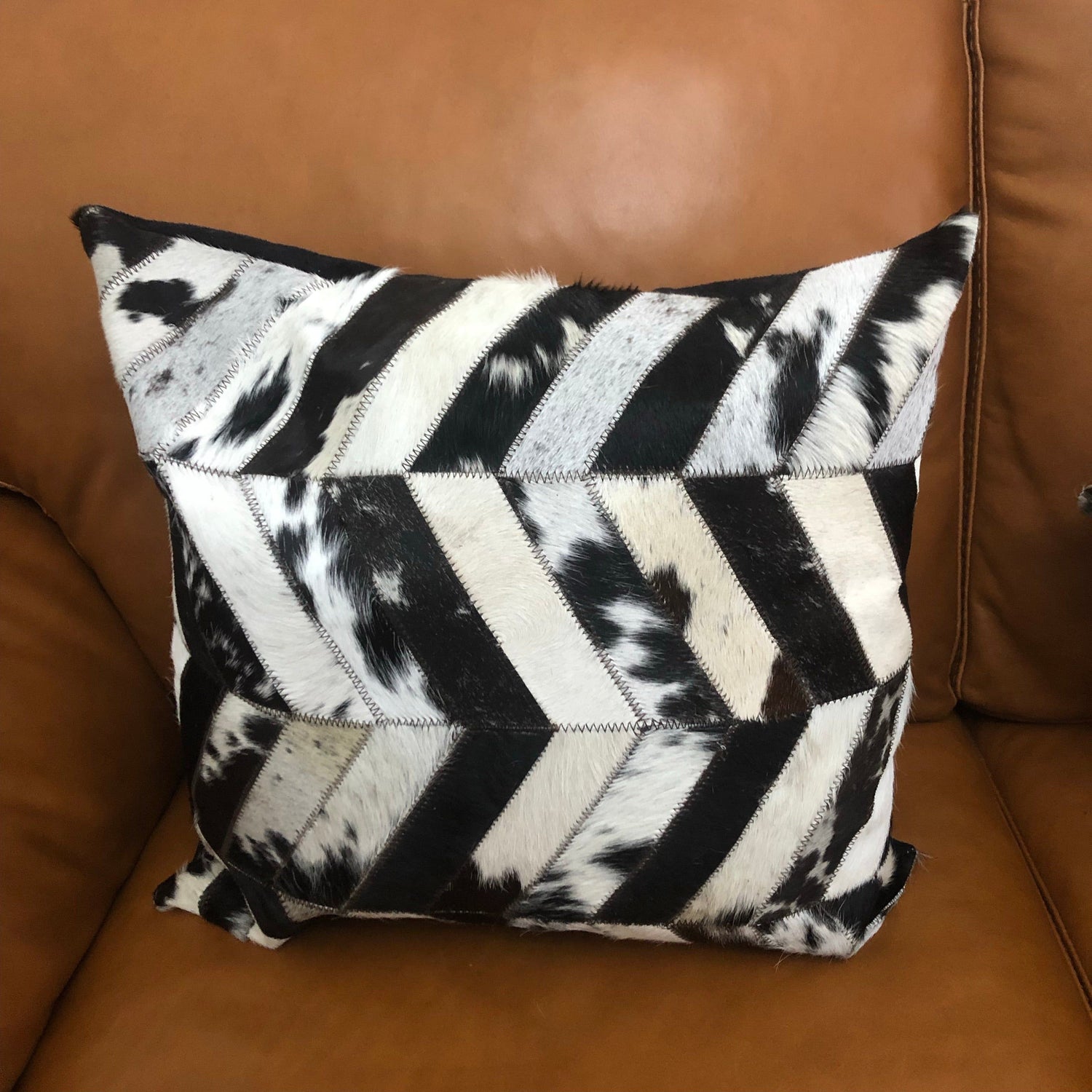 Cushion Chevron Choc Brown / Blacks